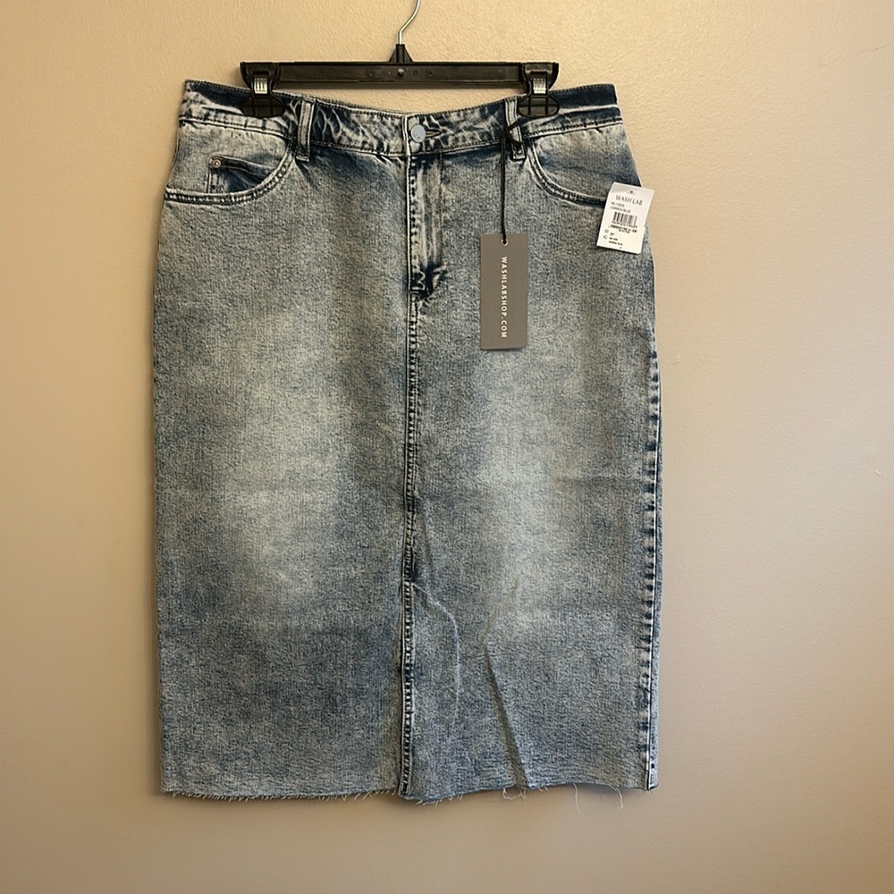 Wash Lab “Sally” Denim mid skirt size 32 NWT